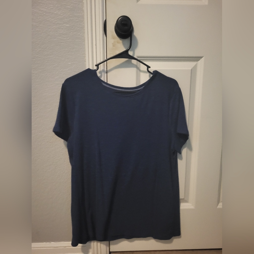 Croft and Barrow Large Navy T-Shirt